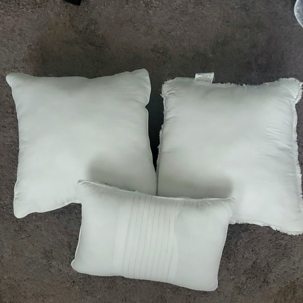 Set of 3 white throw‎ pillows